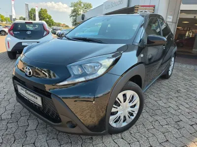 Neu Toyota Aygo X Business Edition 72 PS (52 kW) 2025 Schwarz SUV