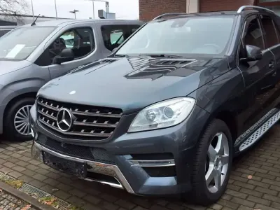 Używany Mercedes ML350 258 KM (189 kW) 2014 Szary SUV