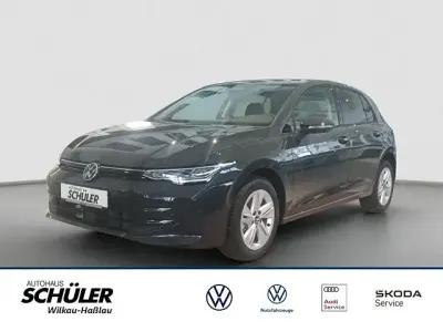 Gebraucht VW Golf VIII Life 116 PS (85 kW) 2026 Grau (uranograu) Limousine