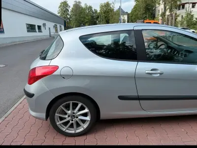 Gebraucht Peugeot 308 120 PS (88 kW) 2007 Silber Kleinwagen