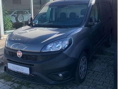 Usata Fiat Doblò 101 CV (74 kW) 2022 Grigio Monovolume