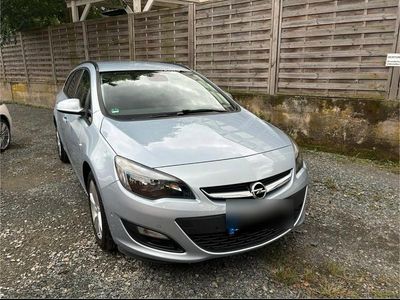 Silber Gebraucht 2013 Opel Astra Kombi | 7.990 € (Etwas zu teuer)