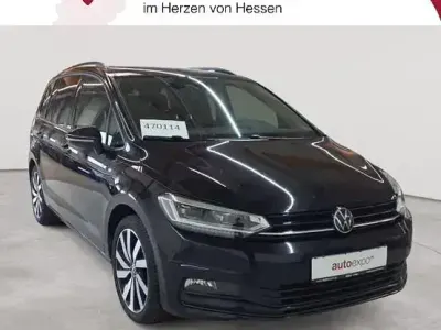 Gebraucht VW Touran Highline 150 PS (110 kW) 2023 Deep black perleffekt Van / Kleinbus