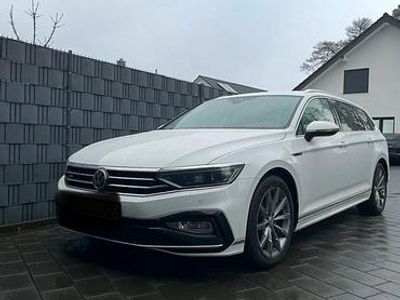 Second-hand VW Passat R-line 190 CP (139 kW) 2019 Alb Break