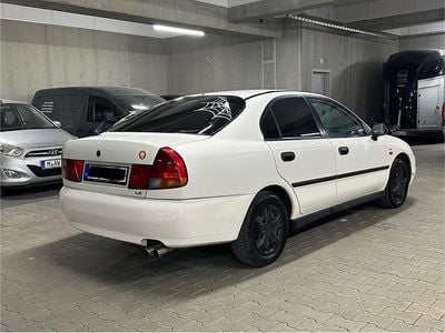 Weiß Gebraucht 1998 Mitsubishi Carisma Limousine | 1.350 €
