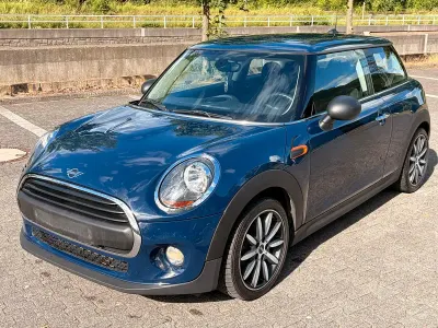 Gebraucht Mini Cooper 102 PS (75 kW) 2019 Blau Kleinwagen