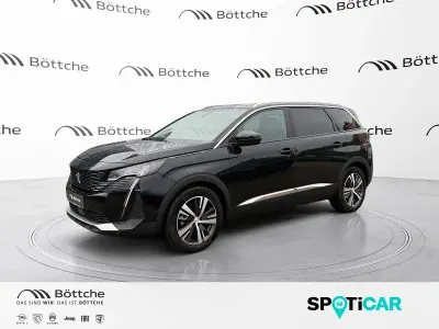 Gebraucht Peugeot 5008 Allure 131 PS (96 kW) 2022 Lackierung schwarz perla nera/metallic klarlack SUV