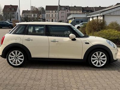Gebraucht Mini Cooper D 115 PS (84 kW) 2016 Weiß Kleinwagen