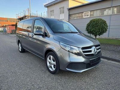 Mercedes V220