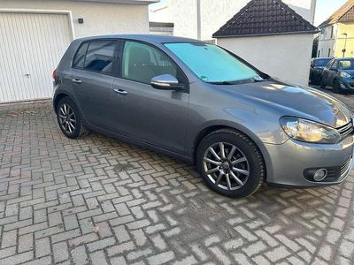 Gebraucht VW Golf VI Highline 105 PS (77 kW) 2011 Grau Kleinwagen