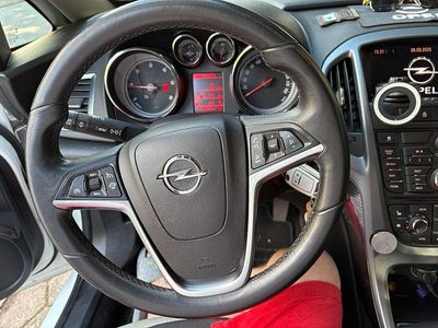 Gebraucht Opel Astra 110 PS (80 kW) 2012 Weiß Kombi