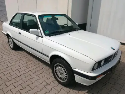 Gebraucht BMW 316 102 PS (75 kW) 1989 Weiß Coupé