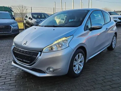 Gebraucht Peugeot 208 Active 82 PS (60 kW) 2014 Grau Kleinwagen