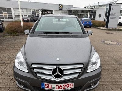 Usata Mercedes B180 116 CV (85 kW) 2010 Grigio Monovolume