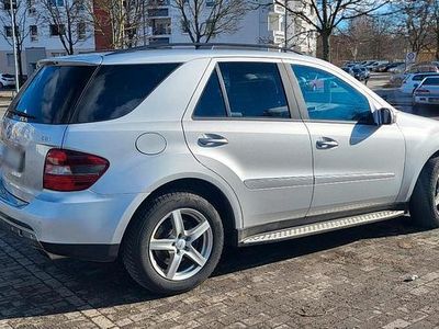 Gebraucht Mercedes ML320 224 PS (164 kW) 2006 Silber SUV