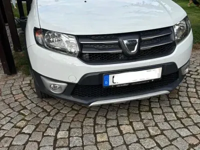 Gebraucht Dacia Sandero 90 PS (66 kW) 2016 Weiß Limousine