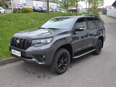 Neu Toyota Land Cruiser 204 PS (150 kW) 2025 Marlingrau metallic SUV
