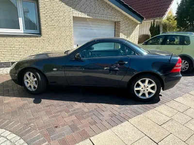 Gebraucht Mercedes SLK230 193 PS (141 kW) 1998 Blau Cabrio
