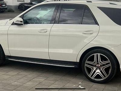 Gebraucht Mercedes ML350 258 PS (189 kW) 2012 Weiß SUV