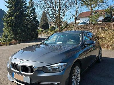 Usata BMW 318 Luxury Line 143 CV (105 kW) 2013 Grigio Berlina