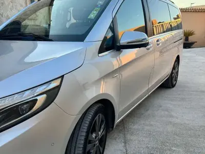 Gebraucht Mercedes V250 Avantgarde 190 PS (139 kW) 2017 Silber Van / Kleinbus
