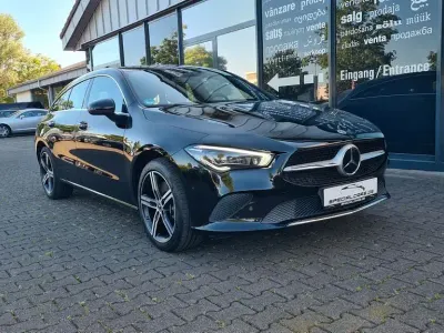 Gebraucht Mercedes CLA250e Shooting Brake 218 PS (160 kW) 2021 Schwarz Kombi