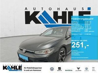 Second-hand VW Passat R-line 150 CP (110 kW) 2025 Negru Break