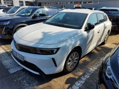 Usata Opel Astra Business Elegance 131 CV (96 kW) 2023 Bianco Utilitaria