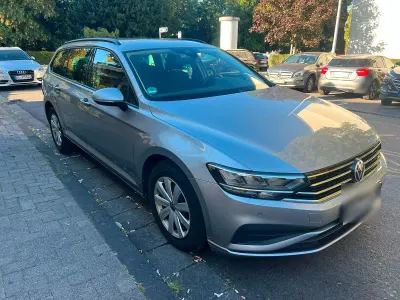 Gebraucht VW Passat 150 PS (110 kW) 2022 Grau Kombi