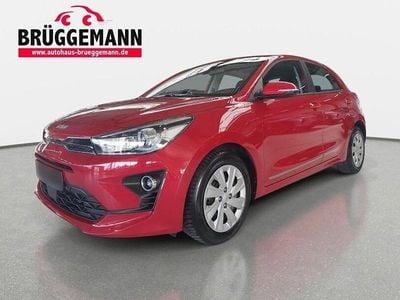 Rot Gebraucht 2022 Kia Rio Vision Limousine | 16.490 € (Fairer Preis)