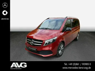 Gebraucht Mercedes V300 237 PS (174 kW) 2022 Hyazinthrot Van / Kleinbus