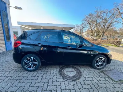 Gebraucht BMW 218 Active Tourer Sport Line 150 PS (110 kW) 2017 Schwarz Van / Kleinbus