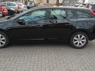 Gebraucht Volvo V60 112 PS (82 kW) 2012 Schwarz Kombi
