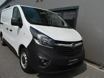 Gebraucht Opel Vivaro 121 PS (88 kW) 2018 Weiß Van / Kleinbus