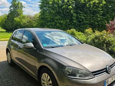 Gebraucht VW Golf VII Trendline 105 PS (77 kW) 2013 Grau Limousine