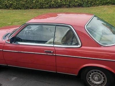 Begagnad Mercedes 280 185 HK (136 kW) 1979 Sportkupé