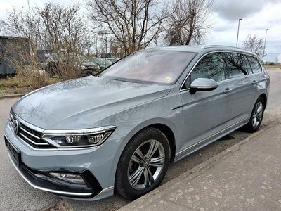 Gebraucht VW Passat R-line 150 PS (110 kW) 2022 Grau Kombi