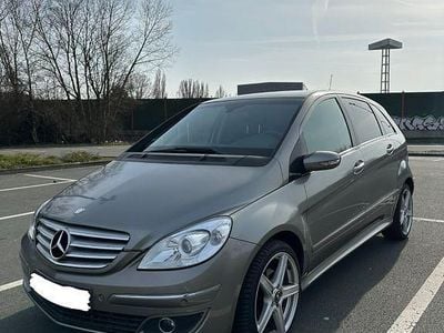 Gebraucht Mercedes B180 109 PS (80 kW) 2008 Grau Van / Kleinbus
