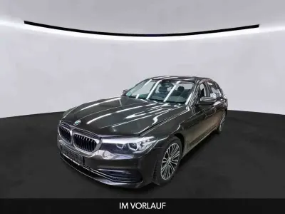 Gebraucht BMW 520 Sport Line 190 PS (139 kW) 2018 Grau Limousine