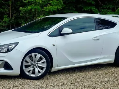 Używany Opel Astra GTC OPC 280 KM (205 kW) 2016 Biały Coupe