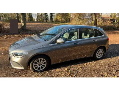 Gebraucht Mercedes B180 Progressive 136 PS (100 kW) 2019 Grau Kleinwagen
