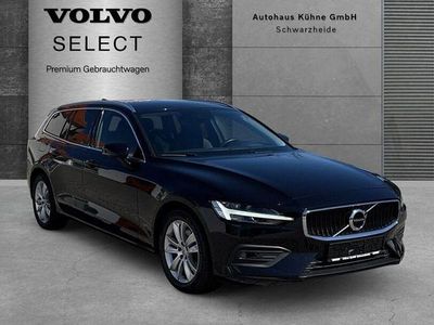 Gebraucht Volvo V60 Momentum 163 PS (119 kW) 2020 Onyx black Kombi