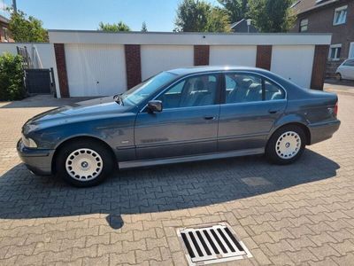 BMW 525