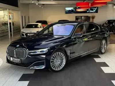 Gebraucht BMW 750 Performance 530 PS (389 kW) 2019 Imperialblau Limousine