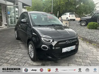 Gebraucht Fiat 500e Basis 86 kW (118 PS) 2023 Schwarz Limousine