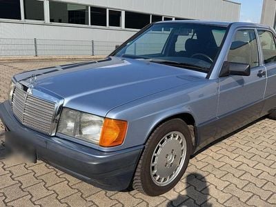 Usata Mercedes 190 160 CV (117 kW) 1990 Blu Berlina
