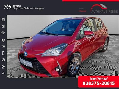 Gebraucht Toyota Yaris Hybrid Plus 101 PS (74 kW) 2017 Tokiorot perleffekt Limousine