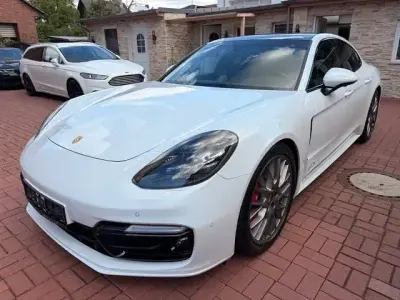Gebraucht Porsche Panamera GTS 460 PS (338 kW) 2019 Carraraweiss/gletscherweiss Kleinwagen