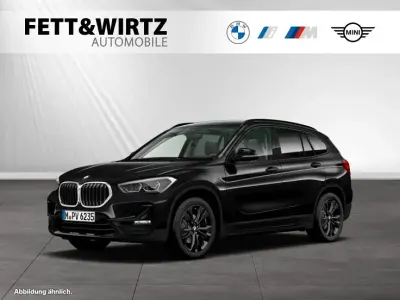 Gebraucht BMW X1 Sport Line 150 PS (110 kW) 2020 Saphirschwarz metallic SUV