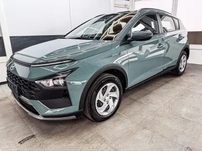 Neu Hyundai Bayon Life 90 PS (66 kW) 2025 Mangrove green mg2 SUV